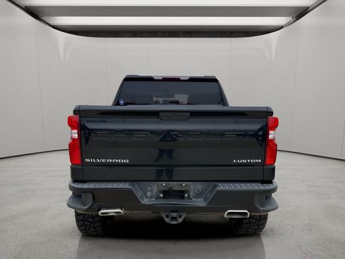 Used 2019 Chevrolet Silverado 1500 Custom Trail Boss w/ Custom Convenience Package AWD/4WD image 4