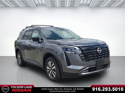 New 2026 Nissan Pathfinder SL AWD/4WD image 1