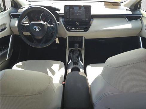 Certified 2022 Toyota Corolla Cross L image 17