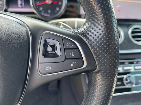 Used 2017 Mercedes-Benz E 300 4MATIC image 9