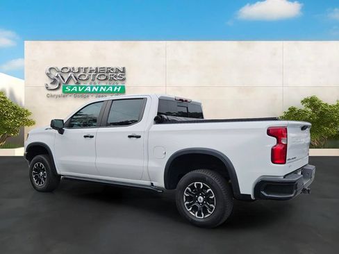 Used 2023 Chevrolet Silverado 1500 ZR2 AWD/4WD image 3