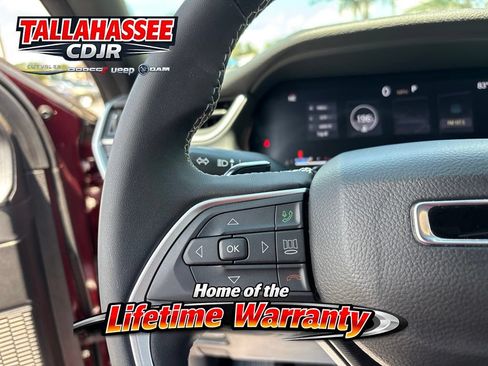Used 2024 Jeep Grand Cherokee Laredo X w/ Trailer Tow Package AWD/4WD image 18