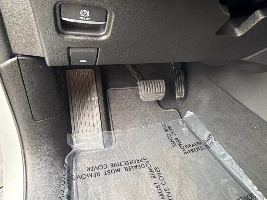 Used 2024 Jeep Grand Cherokee Altitude AWD/4WD image 29