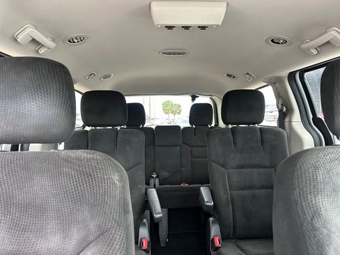 Used 2016 Dodge Grand Caravan SE w/ Quick Order Package 29E SE image 18