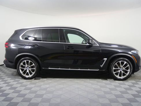 Certified 2025 BMW X5 xDrive40i image 2