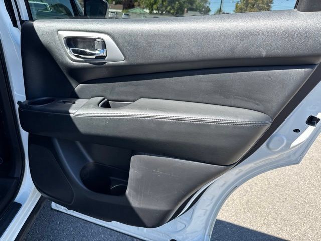 Used 2020 Nissan Pathfinder SL AWD/4WD image 22