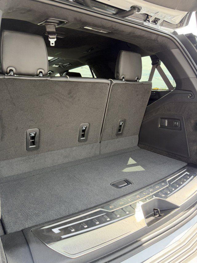 Used 2026 Cadillac Escalade Platinum Sport AWD/4WD image 62