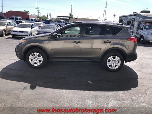 Used 2014 Toyota RAV4 LE FWD image 5