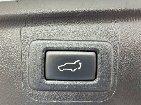 Used 2017 Subaru Outback 2.5i Limited AWD/4WD image 23