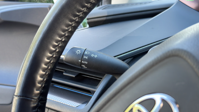 Used 2024 Toyota Prius XLE FWD image 18
