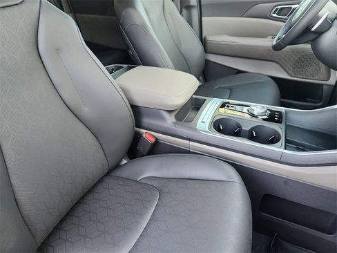 New 2026 Kia Carnival EX image 10