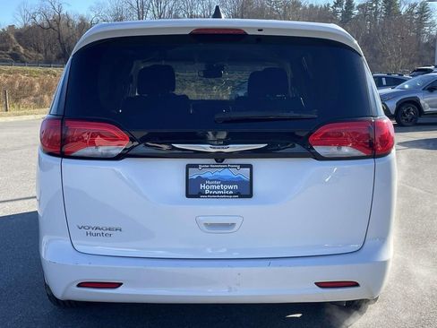Used 2024 Chrysler Voyager LX image 27