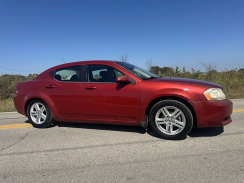 Used 2010 Dodge Avenger Express image 2