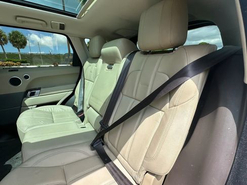 Used 2017 Land Rover Range Rover Sport SE AWD/4WD image 19