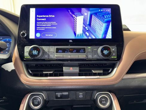 Certified 2024 Toyota Grand Highlander Platinum image 29