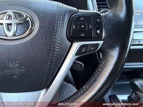 Used 2017 Toyota Highlander Limited w/ Carpet Mat Package FWD image 19