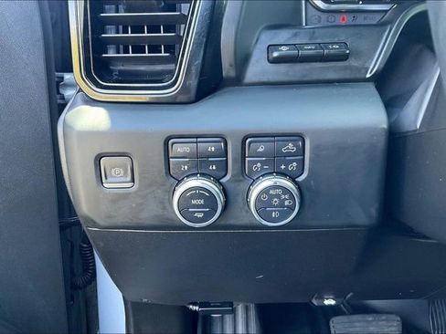 Used 2024 GMC Sierra 1500 AT4 w/ Technology Package image 33