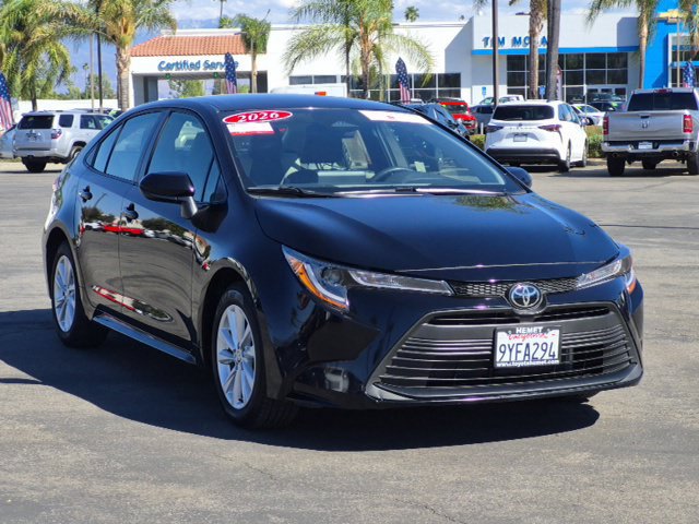 Used 2026 Toyota Corolla LE w/ LE Premium Package FWD image 3