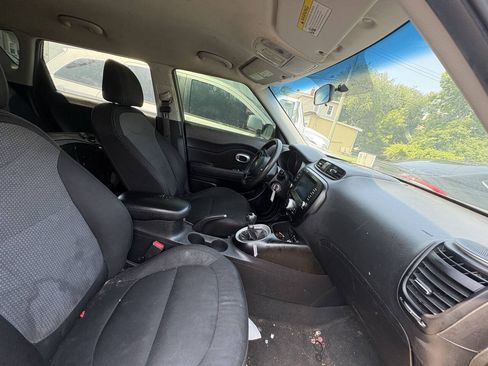 Used 2018 Kia Soul + FWD image 7