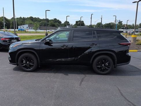 Certified 2025 Toyota Highlander XLE AWD/4WD image 4