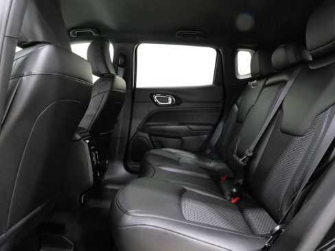 New 2026 Jeep Compass Latitude image 24