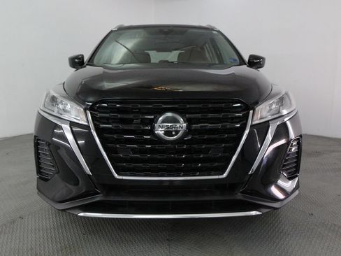 Used 2021 Nissan Kicks SV FWD image 2
