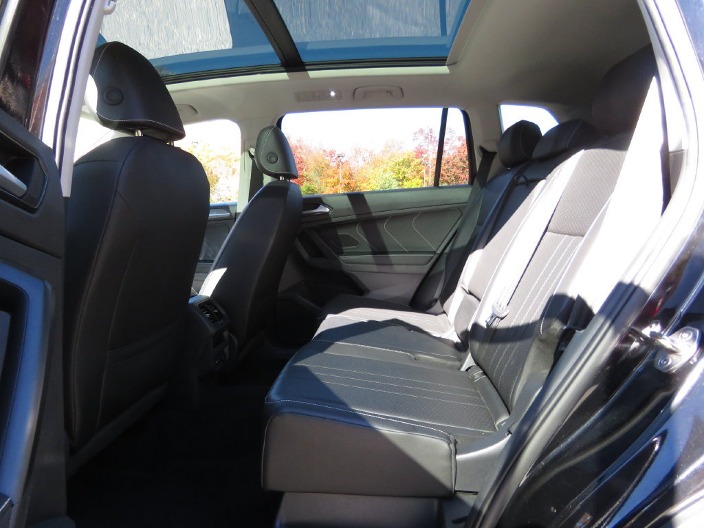 Used 2022 Volkswagen Tiguan SE w/ Panoramic Sunroof Package AWD/4WD image 20