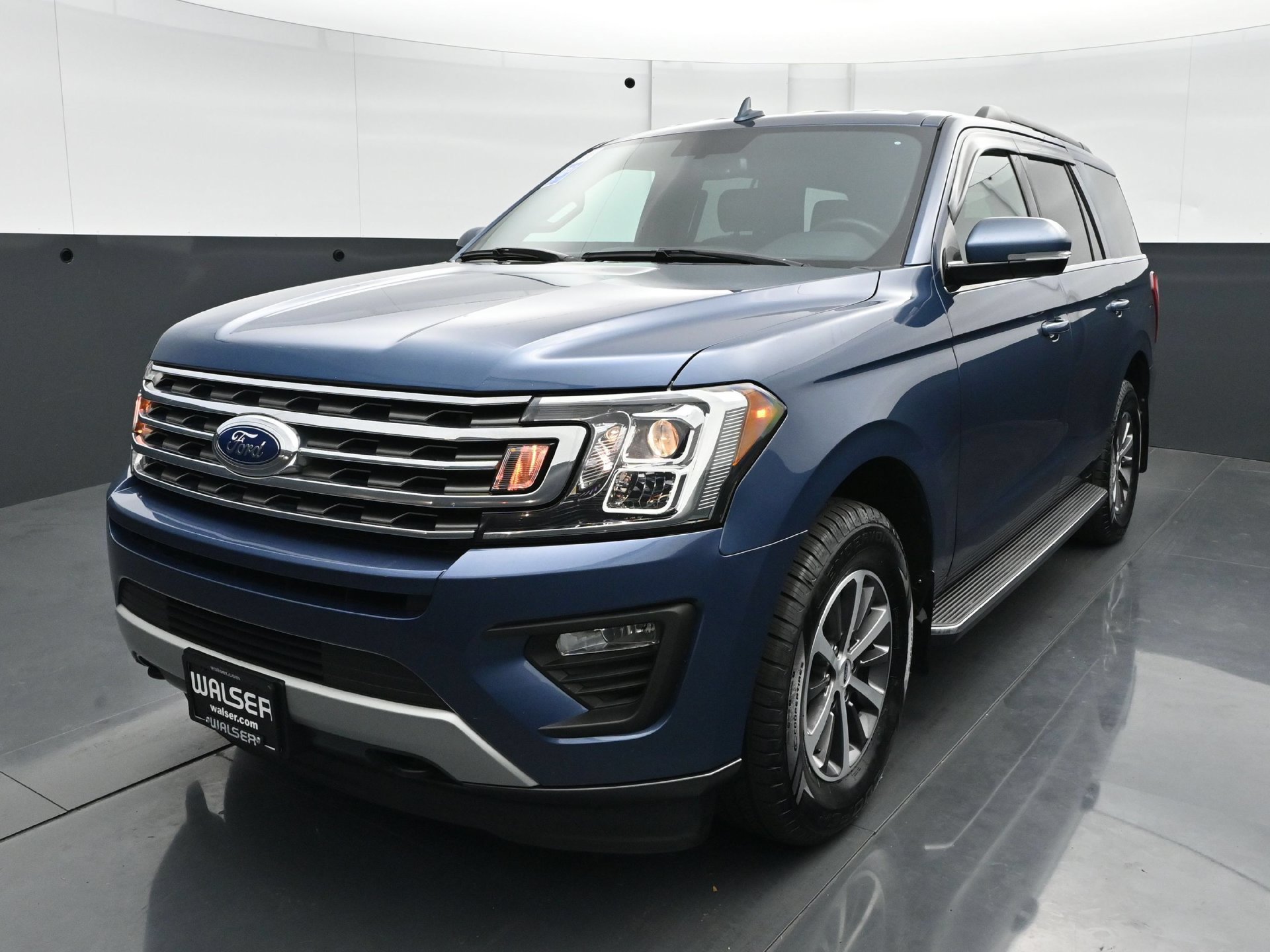 Used 2019 Ford Expedition XLT w/ Equipment Group 202A AWD/4WD image 11