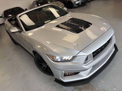 Used 2015 Ford Mustang GT Premium RWD image 16