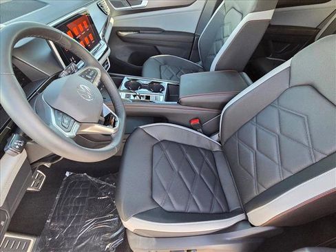 New 2026 Volkswagen Atlas Peak Edition AWD/4WD image 4