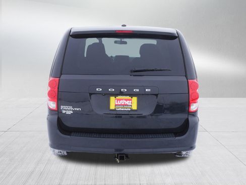 Certified 2016 Dodge Grand Caravan SE image 6
