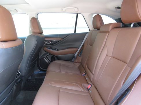 Used 2023 Subaru Outback Touring AWD/4WD image 16