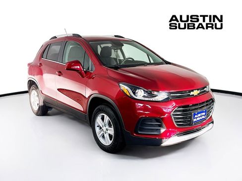 Used 2020 Chevrolet Trax LT image 1