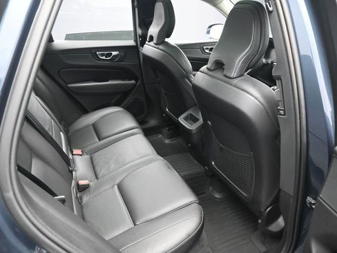 Used 2020 Volvo XC60 T6 Momentum image 28