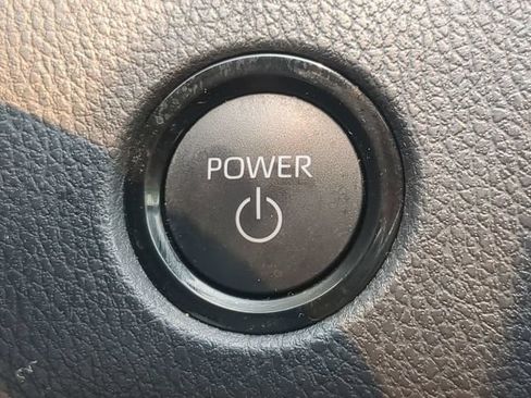 Used 2025 Toyota Camry SE AWD/4WD image 24