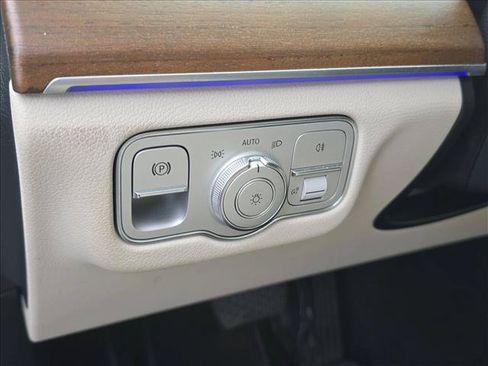 Used 2024 Mercedes-Benz GLE 450 4MATIC image 10