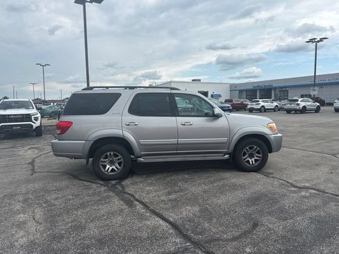 Used 2005 Toyota Sequoia SR5 AWD/4WD image 6