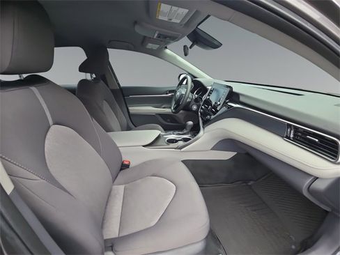 Used 2023 Toyota Camry LE image 19