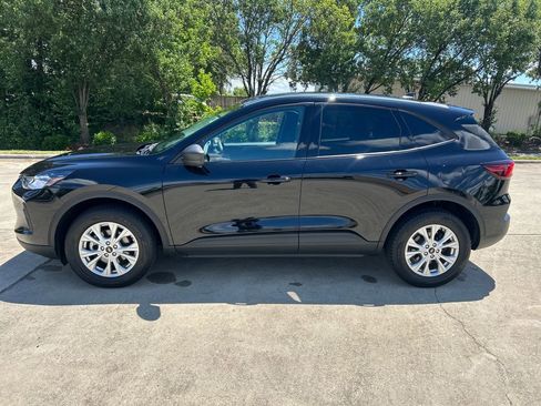 Used 2025 Ford Escape Active AWD/4WD image 2
