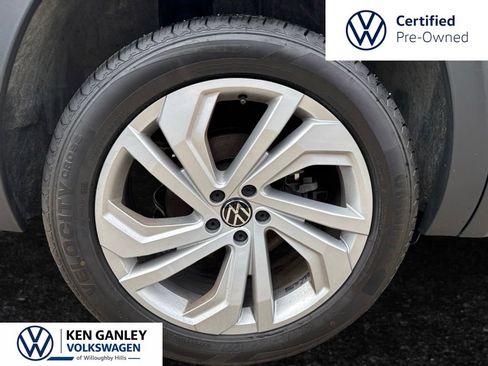 Certified 2023 Volkswagen Atlas SE w/ Panoramic Sunroof Package AWD/4WD image 9