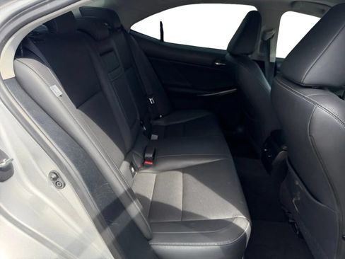 Used 2016 Lexus IS 200t RWD image 17