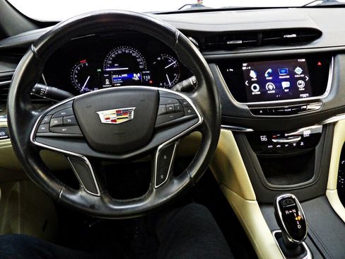 Used 2019 Cadillac XT5 FWD image 18