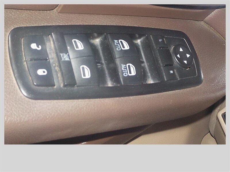 Used 2011 RAM 3500 Laramie w/ Cold Weather Group AWD/4WD image 18