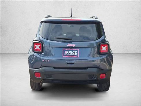 Used 2023 Jeep Renegade Latitude w/ Sun/Sound Group AWD/4WD image 7