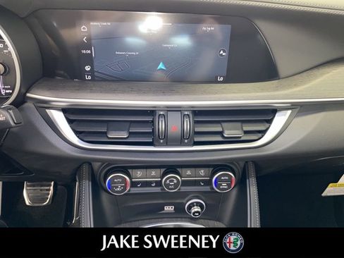 Used 2023 Alfa Romeo Stelvio Ti AWD/4WD image 15