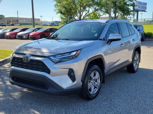 Used 2024 Toyota RAV4 XLE FWD image 3