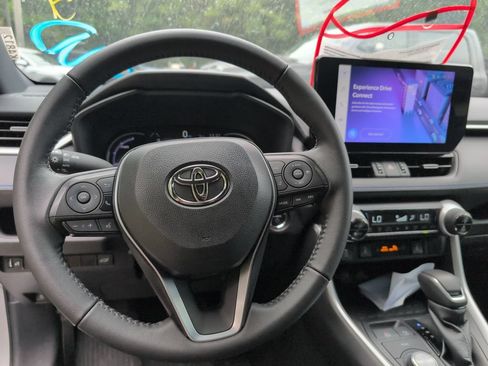 Used 2024 Toyota RAV4 XSE AWD/4WD image 12