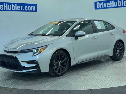 Used 2023 Toyota Corolla SE w/ SE Premium Package image 4