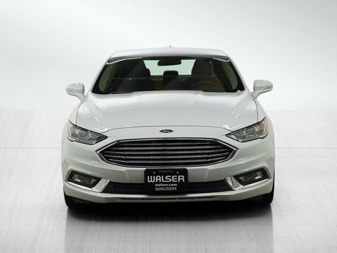 Used 2017 Ford Fusion SE w/ Equipment Group 201A image 8