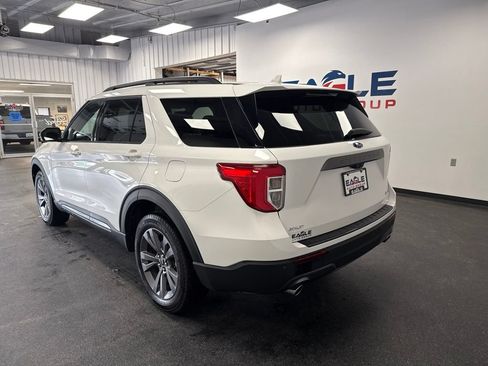 Used 2024 Ford Explorer XLT w/ Equipment Group 202A AWD/4WD image 8